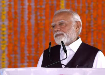 பாகிஸ்தான் மனிதகுலத்திற்கு எதிரானது : காஷ்மீரில் பிரதமர் மோடி கண்டனம்