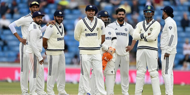 148 ஆண்டுகால டெஸ்ட் கிரிக்கெட்டில் முதல்முறை.. இந்திய அணியின் மோசமான சாதனை !