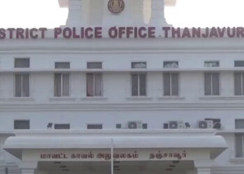 வெளிநாட்டில் வேலைக்கு அனுப்புவதாக கூறி லட்சக்கணக்கில் பணத்தை ஏமாற்றி விட்டதாக கண்ணீர் மல்க புகார்