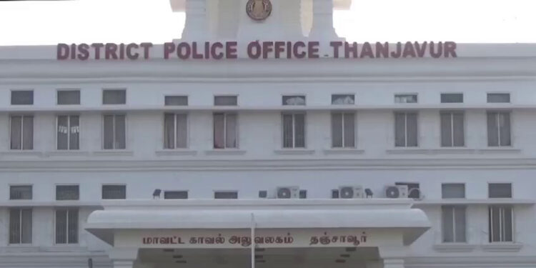 வெளிநாட்டில் வேலைக்கு அனுப்புவதாக கூறி லட்சக்கணக்கில் பணத்தை ஏமாற்றி விட்டதாக   கண்ணீர் மல்க புகார்