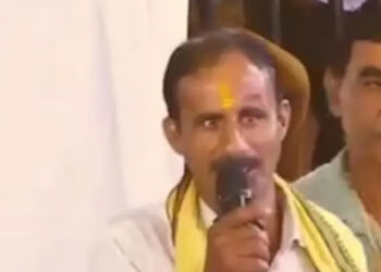 “எனக்கு மணப்பெண் கிடைக்கல..” என மேடையில் விரக்தியுடன் பேசிய ஆசிரியர் திடீர் மாயம்