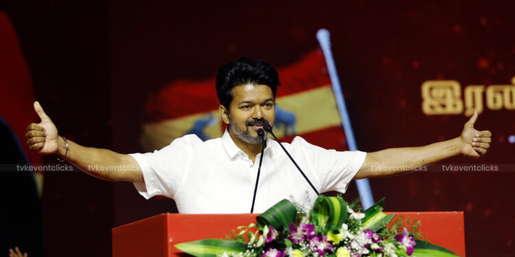 “காமராஜர், இளைய காமராஜர் என்று சொல்லாதீர்கள்” – விருது வழங்கும் விழாவில் நடிகர் விஜய் வேண்டுகோள்