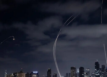 ஈரானில் 6 விமான நிலையங்களில் இஸ்ரேல் தாக்குதல் : 15 போர் விமானங்கள் அழிப்பு