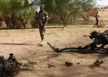 நைஜரில் துப்பாக்கிச்சூடு : 34 ராணுவ வீரர்கள் உயிரிழப்பு – தீவிர தேடுதல் வேட்டை தொடரும் !