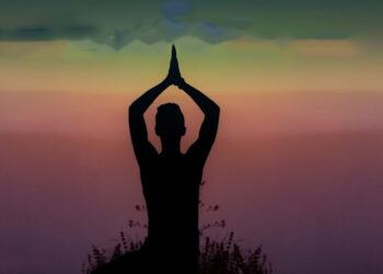 சர்வதேச யோகா தினத்தை முன்னிட்டு மயிலாடுதுறையில் மகா யோகம் சார்பில் யோகா தின விழிப்புணர்வு பேரணி