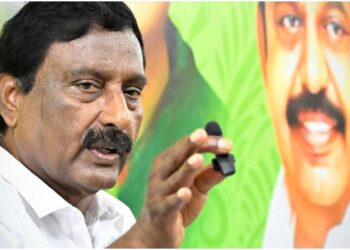 அதிகாரிகள் முதலமைச்சர் பேச்சைக் கேட்பதில்லை..!