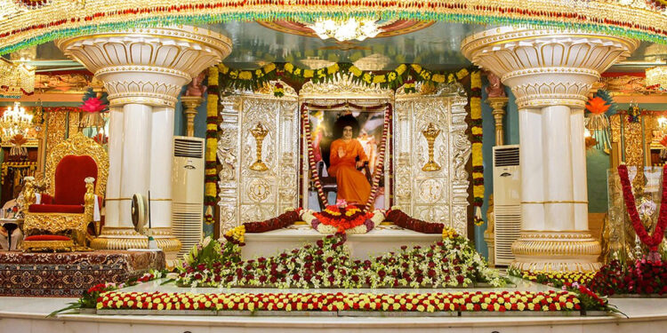 புட்டபர்த்தி சாய்பாபா பிரசாந்தி நிலையத்தில் குரு பூர்ணிமா விழா விமரிசையாக கொண்டாட்டம்