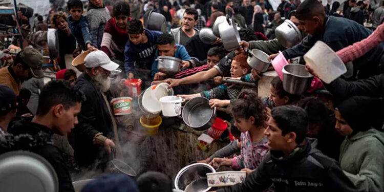 காசாவில் நிவாரணப் பொருட்கள் விநியோகப் பகுதியில் வன்முறை : 20 பேர் பலி