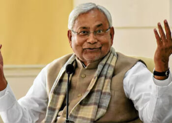 அரசு வேளைகளில் மகளிருக்கு 35% இடஒதுக்கீடு – சட்டம் போட்ட முதல்வர்