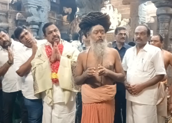 வைத்தீஸ்வரன் கோவிலில் அதிமுக பொதுச்செயலாளர் எடப்பாடி பழனிச்சாமி சுவாமி தரிசனம்.