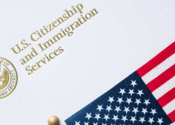 மாணவர்கள், சுற்றுலாப் பயணிகள் விசா முறைகளை கடுமையாக்கியது அமெரிக்கா!