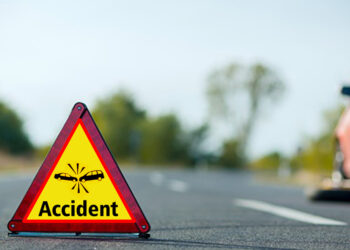 ஜம்மு காஷ்மீரில் வேன் பள்ளத்தாக்கில் கவிழ்ந்தது : 5 பேர் உயிரிழப்பு, பலர் படுகாயம்