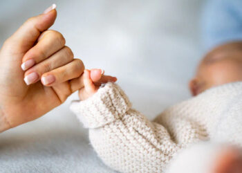 பிரிட்டனில் 3 பேரின் டி.என்.ஏ. மூலம் 8 ஆரோக்கிய குழந்தைகள் பிறப்பு !