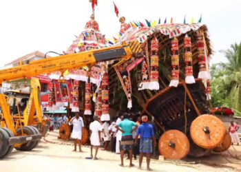 அச்சு முறிந்து சாய்ந்த தேர்… அமைச்சர் முன்னிலையில் பெரம்பலூரில் பரபரப்பு சம்பவம்!