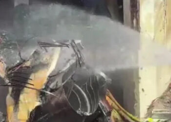 வங்கதேச விமானப்படை ஜெட் பள்ளியில் விழுந்து நொறுங்கியது : ஒருவர் உயிரிழப்பு ; நான்கு பேர் காயம்