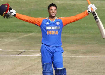 டி20 தரவரிசையில் அபிஷேக் சர்மா நம்பர் 1 ! டிராவிஸ் ஹெட்டை பின்னுக்குத் தள்ளியது எப்படி ?