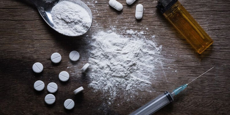 உயர்ரக கஞ்சா விற்பனை – சினிமா உதவி இயக்குநர் உட்பட 3 பேர் கைது !