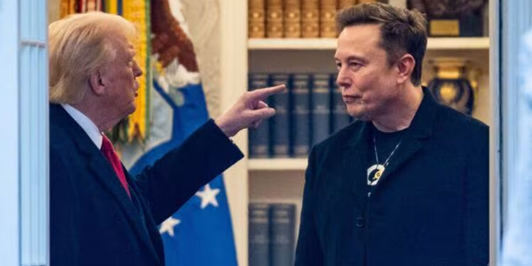 “விபத்துக்குள்ளான ரயில்” – எலான் மஸ்க்கின் புதிய கட்சி குறித்து டிரம்ப் கிண்டல் விமர்சனம் !
