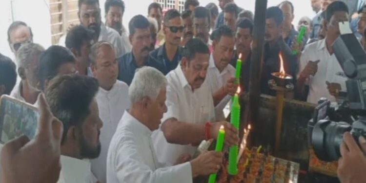 எடப்பாடி பழனிசாமி வேளாங்கண்ணி மாதா கோவிலில் வழிபாடு