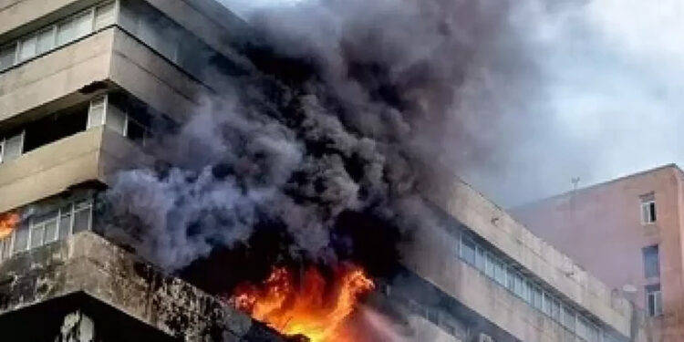 ஈராக் ஷாப்பிங் மாலில் பயங்கர தீ விபத்து : 50 பேர் உயிரிழப்பு, பலர் தீவிர காயம்