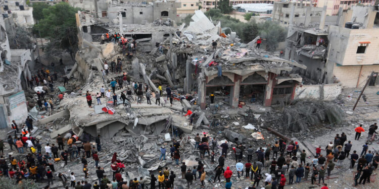 காசாவில் இஸ்ரேலின் ஏவுகணை தாக்குதல் : 20 குழந்தைகள் உட்பட 34 பேர் பலி – “தொழில்நுட்ப தவறு” என இஸ்ரேல் விளக்கம்