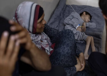 காசா : 3 நாட்களில் ஊட்டச்சத்து குறைபாடு மற்றும் பட்டினியால் 21 குழந்தைகள் உயிரிழப்பு