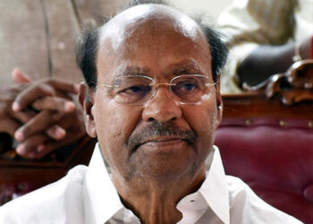 சமூக வலைதள கணக்குகளை மீட்டு தரக் கோரி டிஜிபியிடம் ராமதாஸ் புகார் !