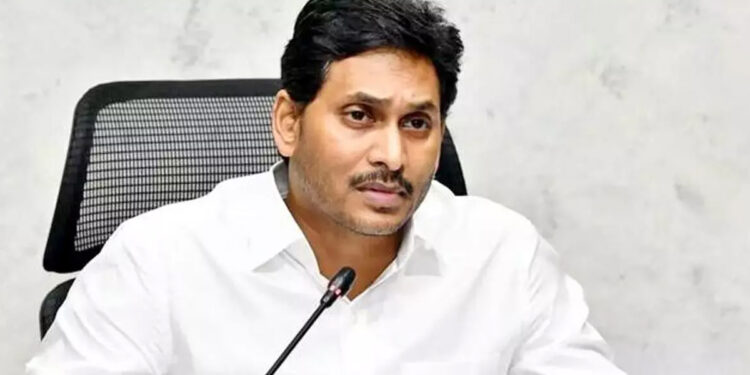 ரூ.3,500 கோடி மதுபான ஊழல் வழக்கு : முன்னாள் ஆந்திர முதல்வர் மீது குற்றச்சாட்டுகள் !