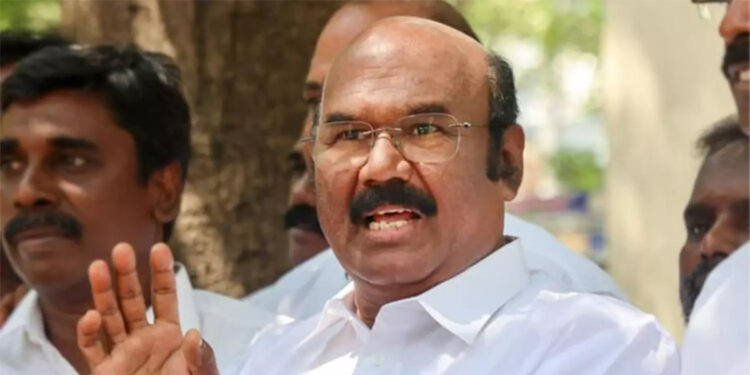 தமிழகத்தில் அதிகாரிகள் ஆட்சி நடக்கிறது : முன்னாள் அமைச்சர் ஜெயகுமார் குற்றச்சாட்டு