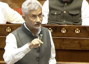 பயங்கரவாதத்தை ஆதரிக்கும் பாகிஸ்தானுக்கு இது தண்டனை : ஜெய்சங்கர் எச்சரிக்கை !