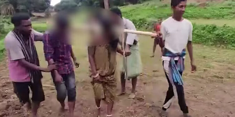 சாதி மறுப்பு திருமணம் செய்த காதல் ஜோடி – கலப்பையில் கட்டி, வயலில் உழ வைத்த கொடூரம் !