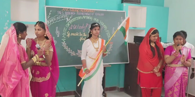 மயிலாடுதுறை ஏ.வி.சி. கல்லூரியில் ஆங்கில இலக்கிய மன்றத்தின் சார்பில் தமிழ் மற்றும் ஆங்கில பாடற்போட்டி நிகழ்ச்சி