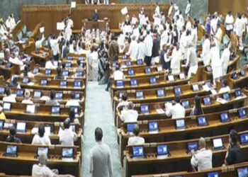 நாடாளுமன்றம் நண்பகல் 12 மணிவரை ஒத்திவைப்பு!