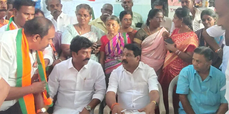 “சோறு போடுறோம்… ஓட்டு போட மாட்டோம் !” – நயினார் நாகேந்திரனுக்கு பாஜகவிலேயே ஷாக் கொடுத்த தொண்டர் !