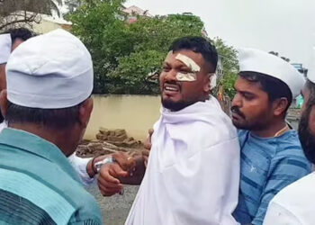 அகமதாபாத் விமான விபத்தில் உயிர் பிழைத்த ஒரே நபர் விஸ்வாஸ் குமார் – புதிய பிரச்சனையில் சிக்கிய அதிர்ச்சி !