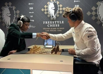 ஃப்ரீஸ்டைல் செஸ் கிராண்ட்ஸ்லாம் : நம்பர் ஒன் வீரர் கார்ல்சனை வீழ்த்தி பிரக்ஞானந்தா சாதனை !