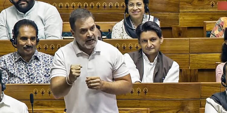 என் பாட்டி இந்திராவை போல் தைரியம் உண்டா மோடி உங்களுக்கு?-ராகுல் கேள்வி