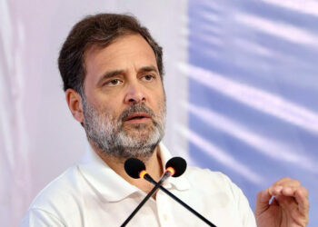 “அரசியல் பழிவாங்கல் தான் இது !” – மைத்துனருக்காக குரல் கொடுத்த ராகுல் காந்தி !