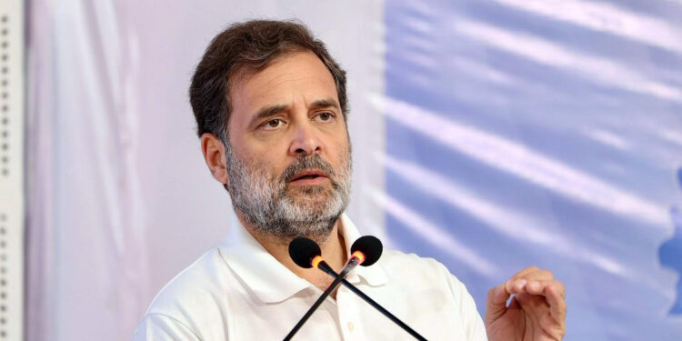 “அரசியல் பழிவாங்கல் தான் இது !” – மைத்துனருக்காக குரல் கொடுத்த ராகுல் காந்தி !