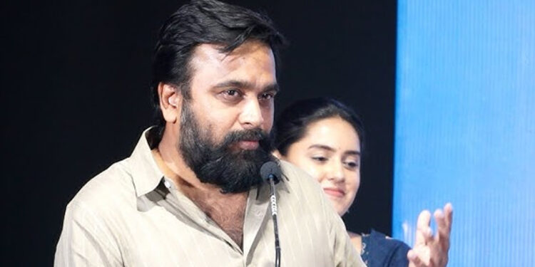 நீ என்ன பெரிய காந்தியா?” – சசிகுமார்!