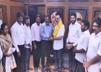 திமுக அணிக்கும் அதிமுக அணிக்கும் தான் போட்டி – திருமாவளவன்