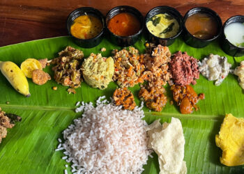 பள்ளிக்கூடமா..? இல்ல திருமண நிகழ்ச்சியா..? விருந்து சூப்பர்