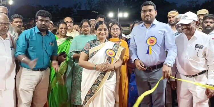 திண்டுக்கல் புத்தகத் திருவிழா: ஒரே இடத்தில் குவிந்த 6 லட்சம் புத்தகங்கள்!