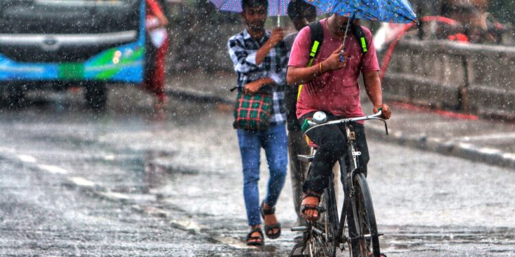 தமிழ்நாட்டில் 7 மணிக்குள் 11 மாவட்டங்களில் ஓரிரு இடங்களில் மழைக்கு வாய்ப்பு