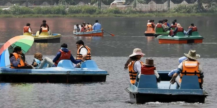 தொடர்விடுமுறை திணறும் கொடைக்கானல் சாலை..!