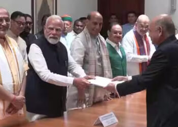 துணை ஜனாதிபதி தேர்தல்: சி.பி.ராதாகிருஷ்ணன் வேட்புமனு தாக்கல்