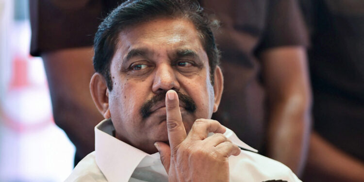 அதிமுக வழக்கில் அதிரடி திருப்பம் : தனி நீதிபதி உத்தரவு ரத்து – தேர்தல் ஆணையத்திற்கு நோட்டீஸ்