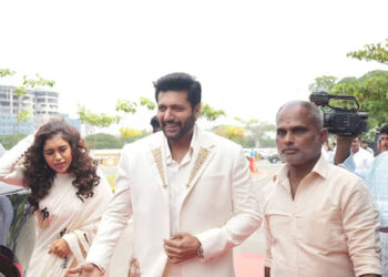 புதிய தொடக்கத்துக்கு கெனிஷாவுடன் ரவி மோகன் மாஸ் என்ட்ரி ! – வைரல் புகைப்படங்கள்