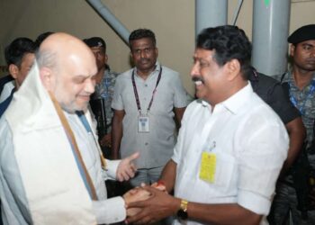 அமித்ஷா-க்கு தேநீர் விருந்து… யார் வீட்டில்..?