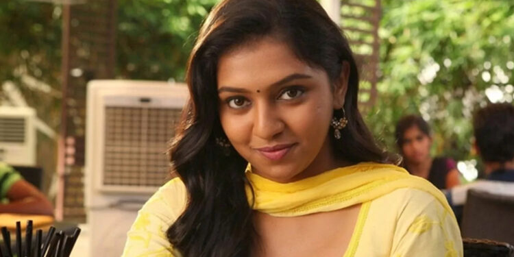 ஐடி ஊழியர் கடத்தல் வழக்கில் நடிகை லட்சுமி மேனன் சிக்கியது பரபரப்பு !